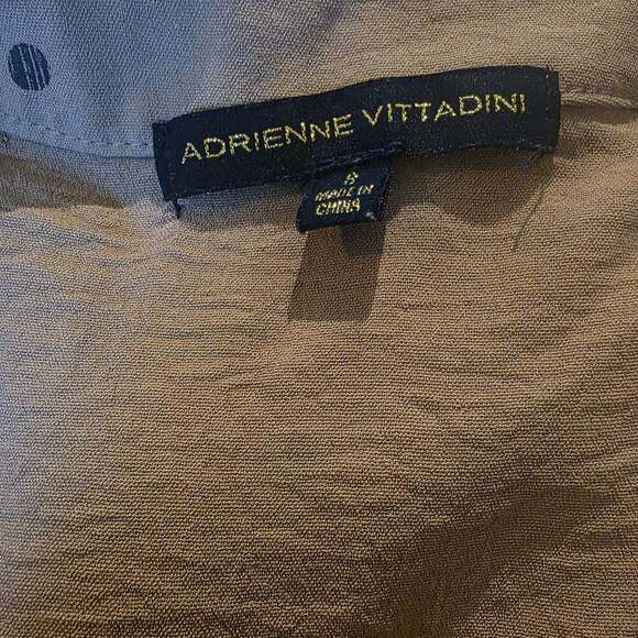 Adrienne Vittadini Women's Tan Polka Dot Blouse with Pockets Small - Picture 3 of 7